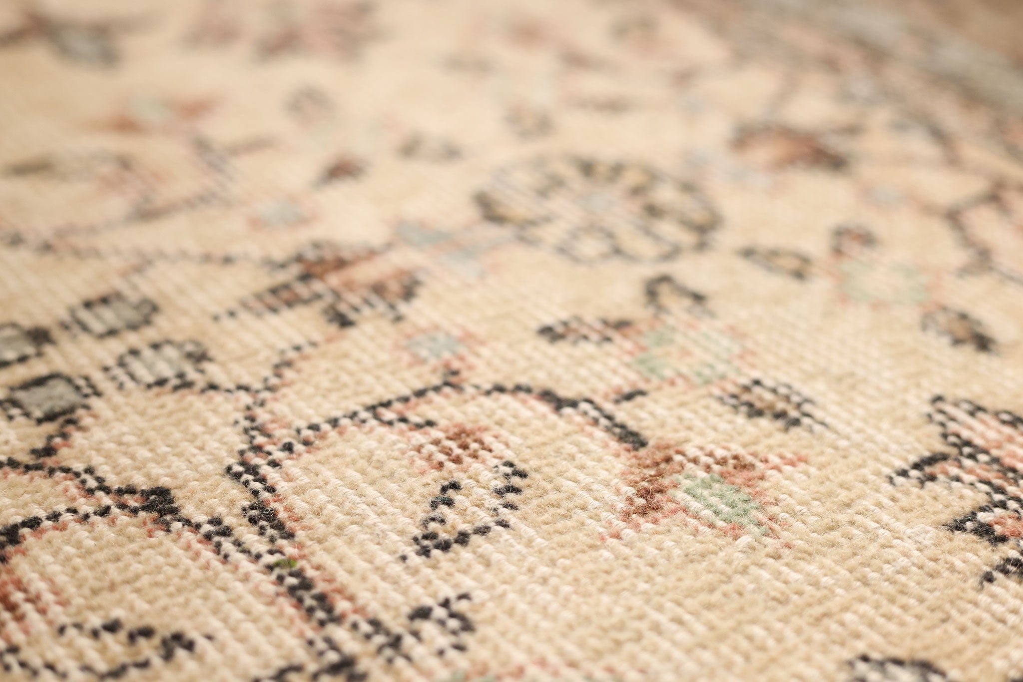 Vintage Isparta Turkish Area Rug 7x9 ft — Beige Floral