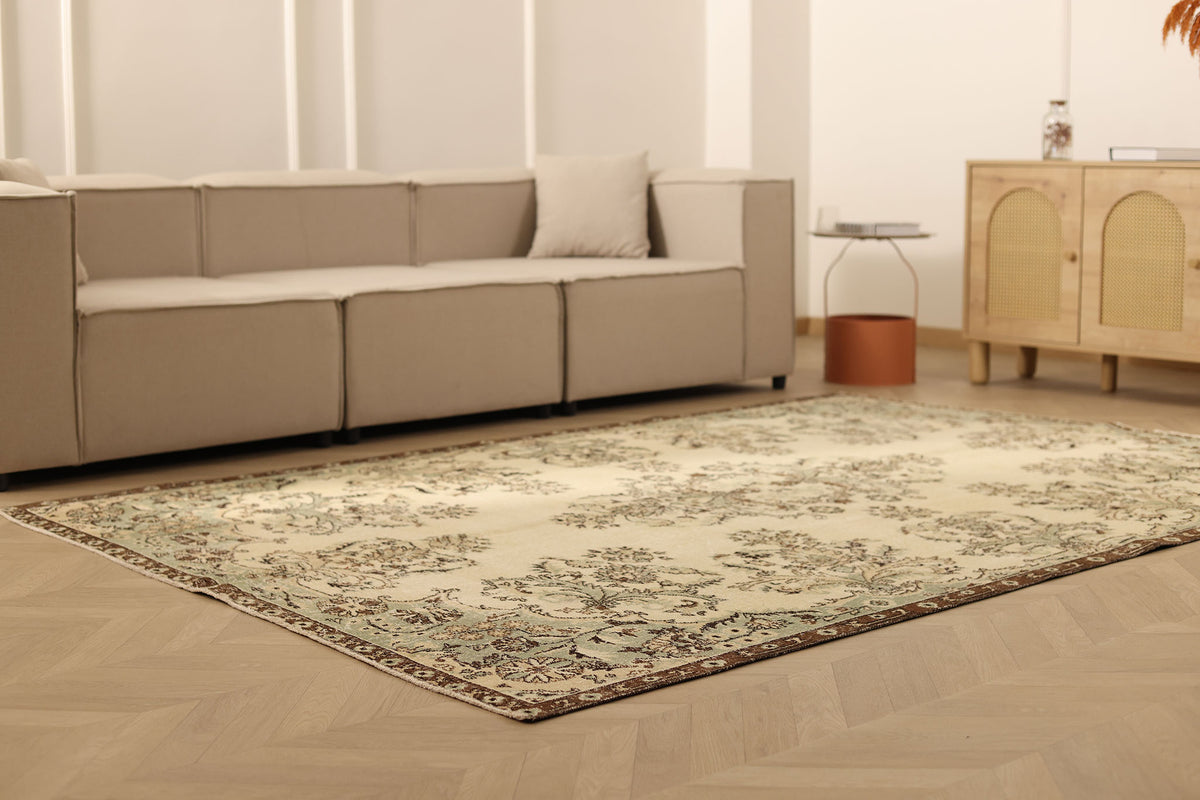 Vintage Isparta Turkish Area Rug 6x9 ft — Beige Floral