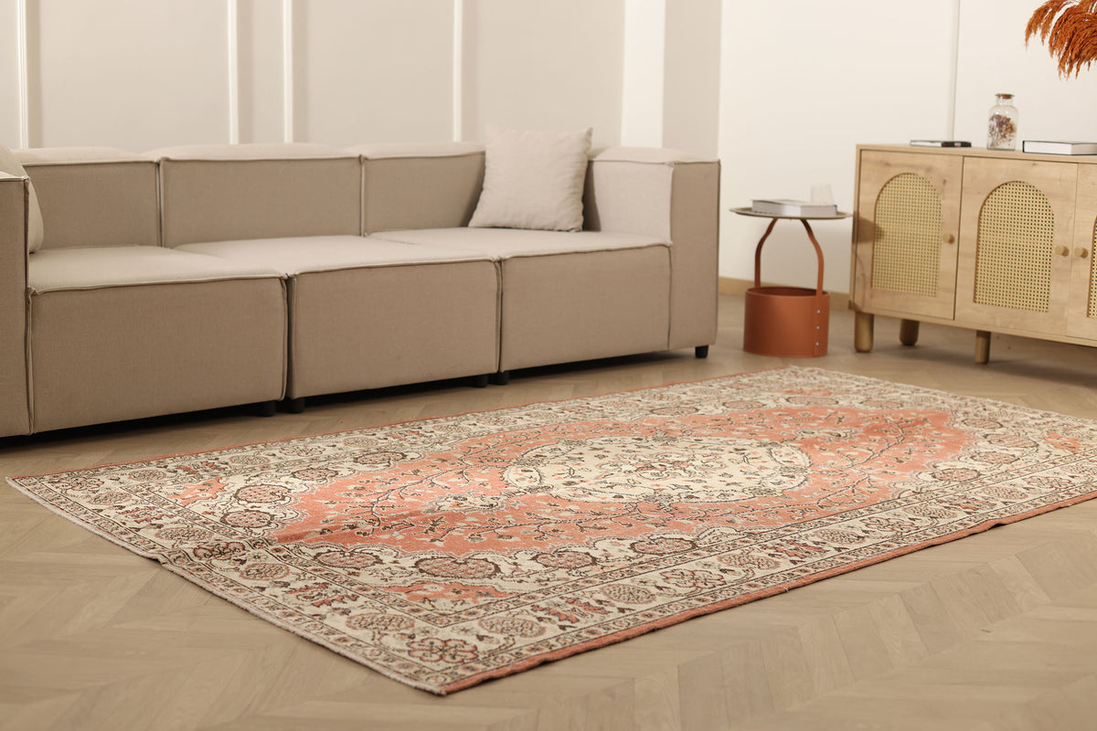 Vintage Isparta Turkish Area Rug 5x9 ft — Red & Beige Floral (No. 40844)