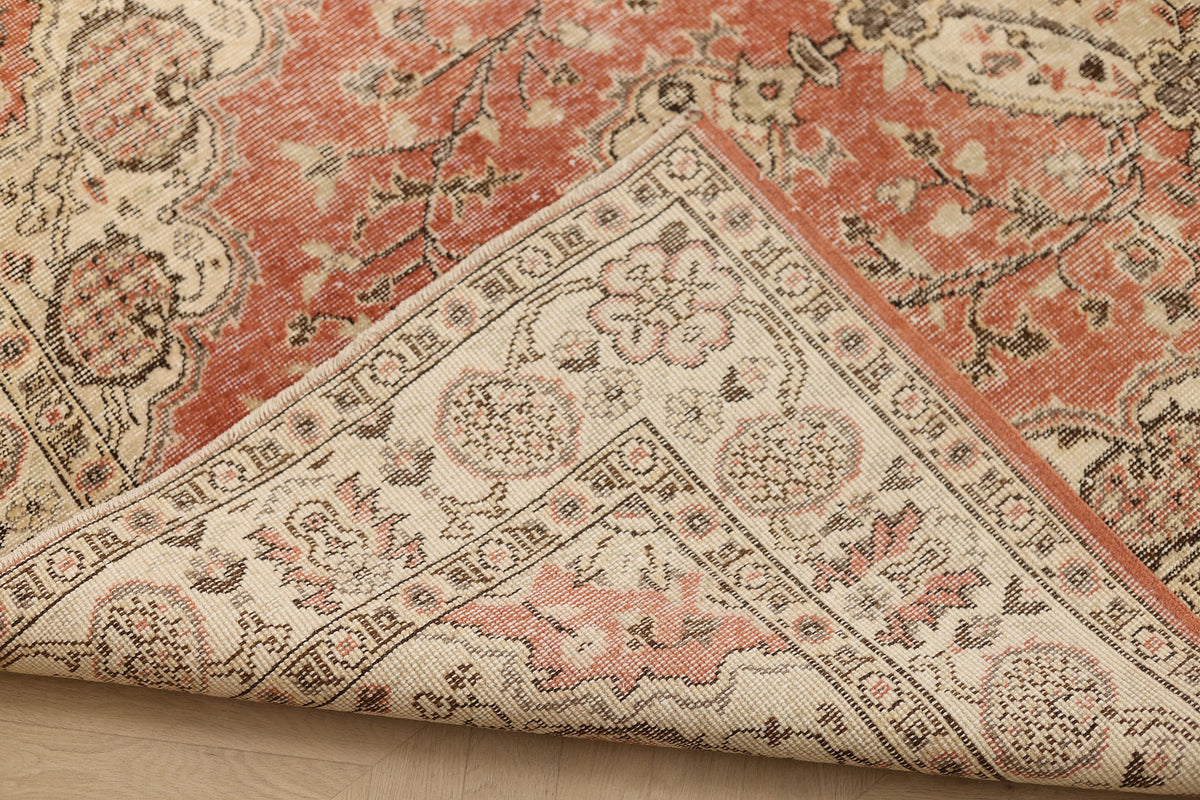 Vintage Isparta Turkish Area Rug 5x9 ft — Red & Beige Floral (No. 40844)