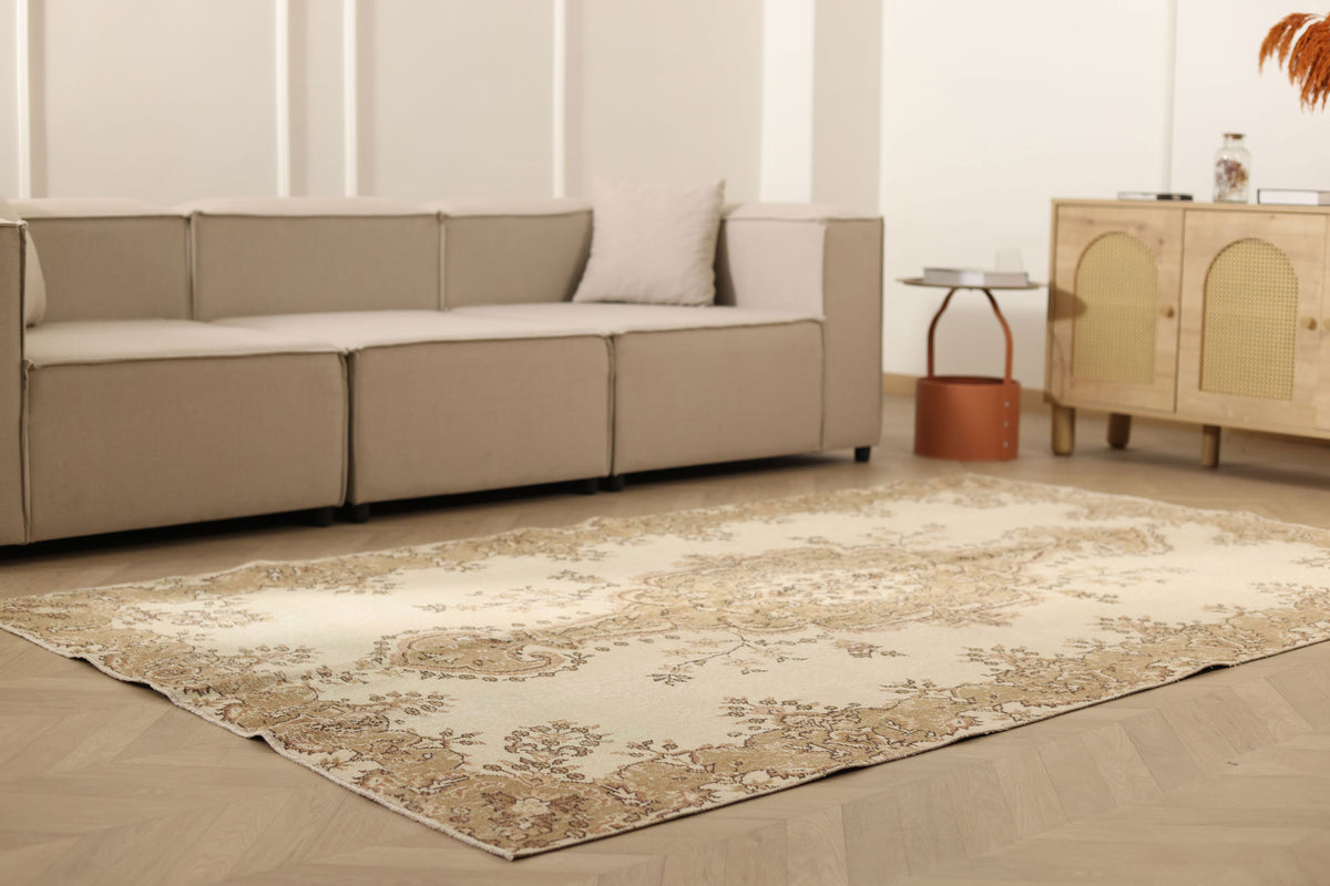 Vintage Isparta Turkish Area Rug 5x9 ft — Beige & Brown Floral (No. 40846)
