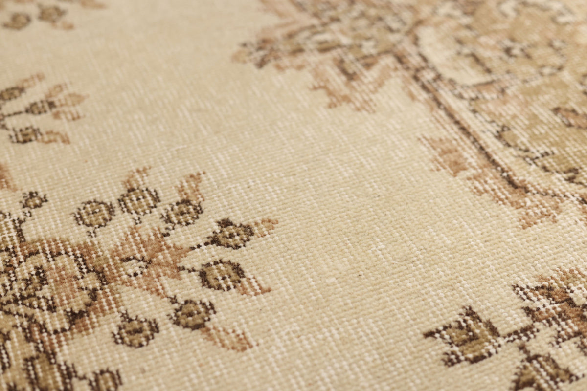 Vintage Isparta Turkish Area Rug 5x9 ft — Beige & Brown Floral (No. 40846)