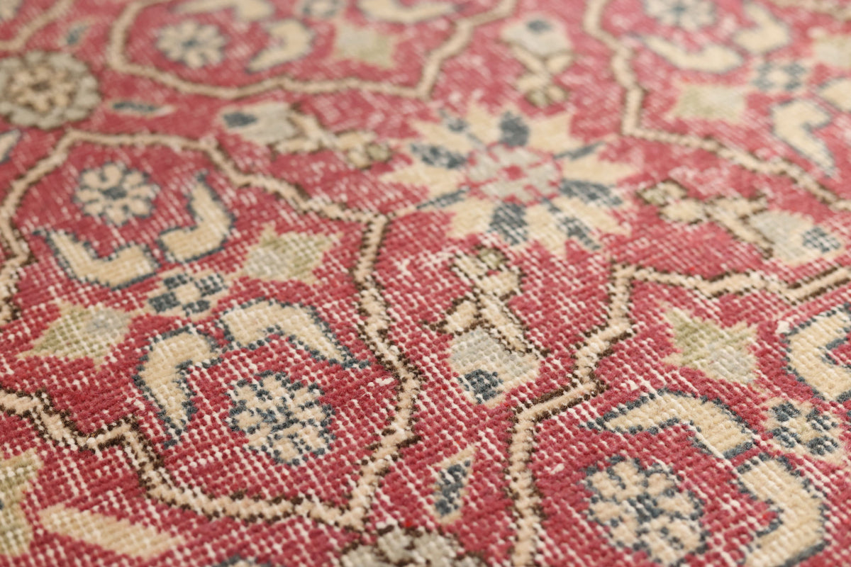 Vintage Isparta Turkish Area Rug 6x9 ft — Red & Pink Floral