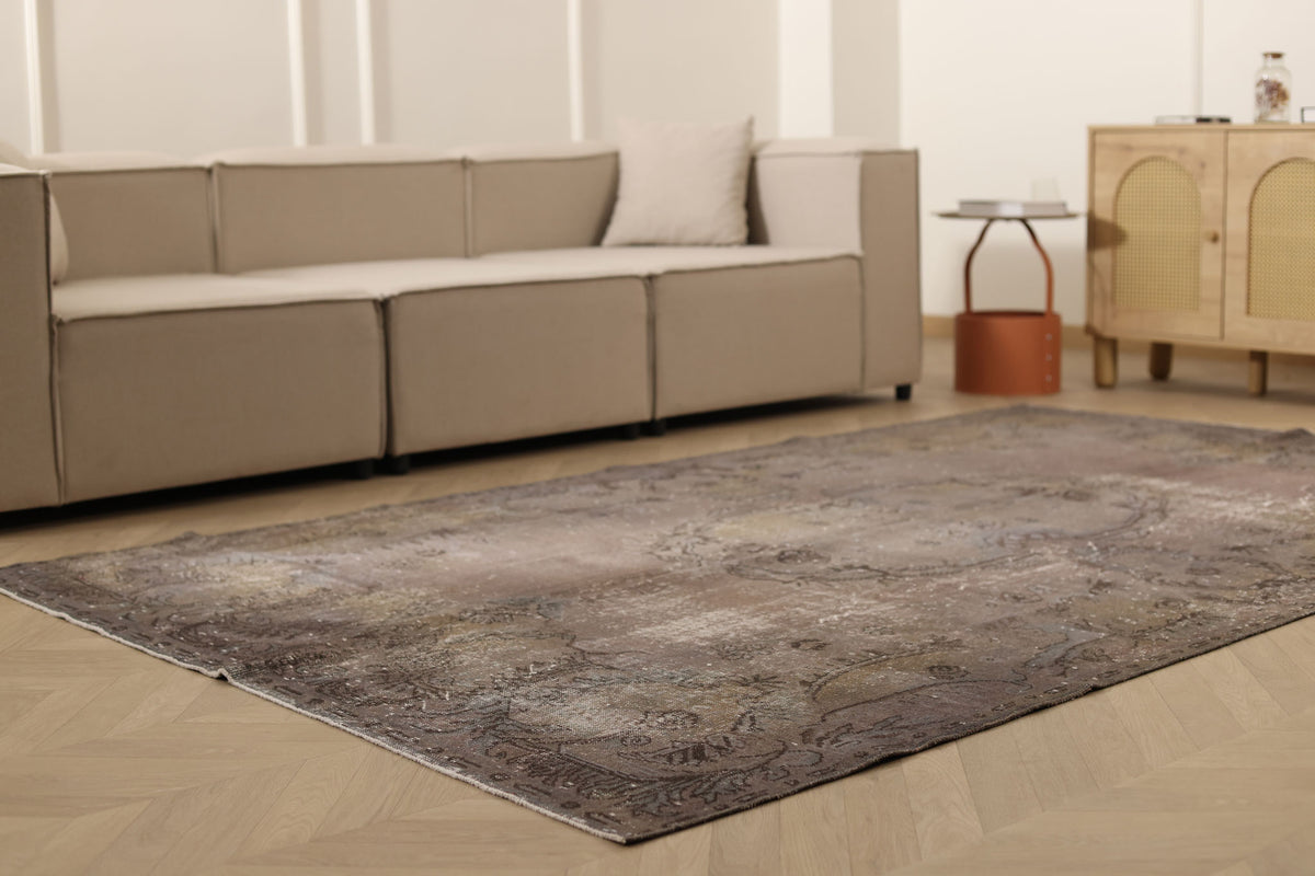 Vintage Isparta Turkish Area Rug 5x9 ft — Gray Floral (No. 40856)