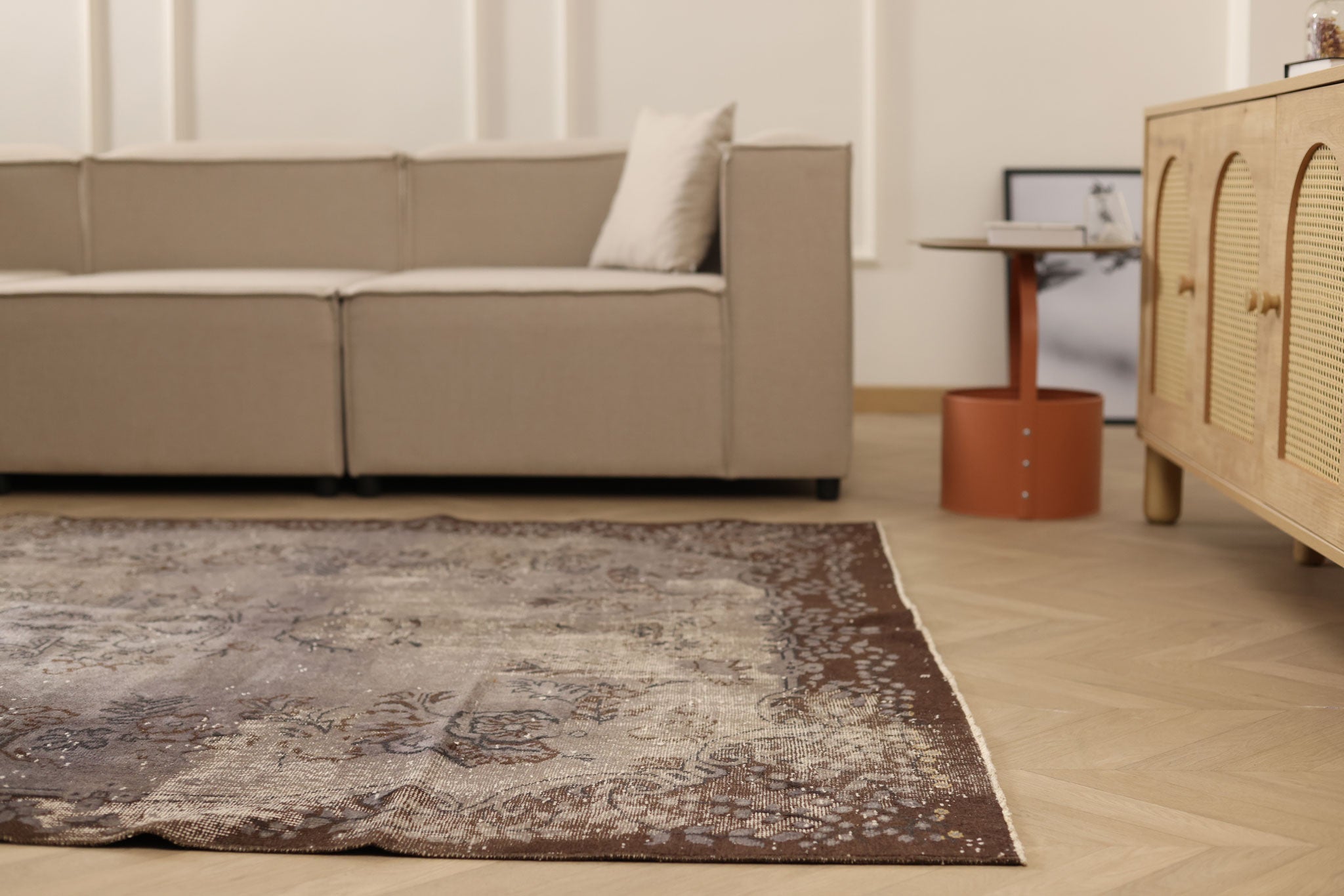 Vintage Isparta Turkish Area Rug 6x9 ft — Gray & Brown Floral (No. 40872)
