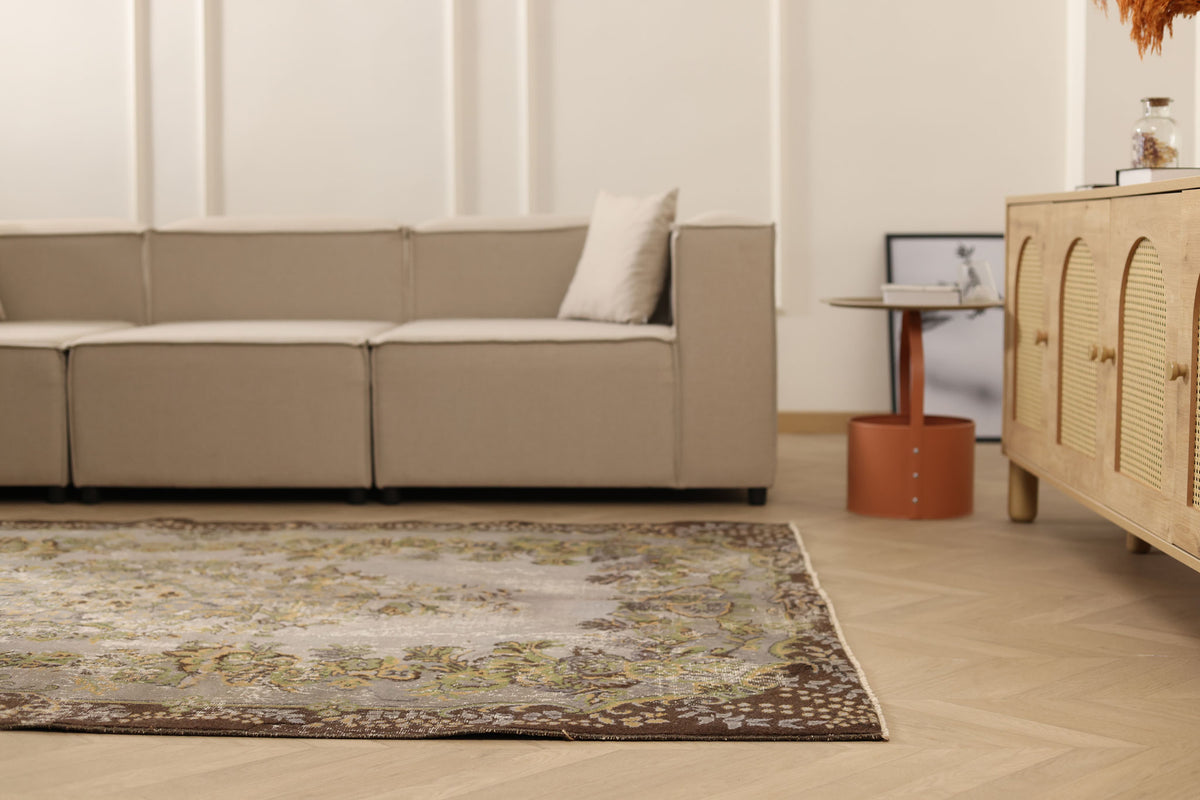 Vintage Isparta Turkish Area Rug 5x9 ft — Gray & Brown Floral (No. 40874)