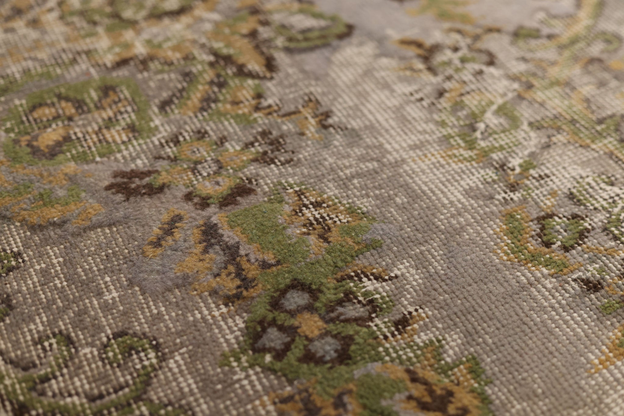 Vintage Isparta Turkish Area Rug 5x9 ft — Gray & Brown Floral (No. 40874)