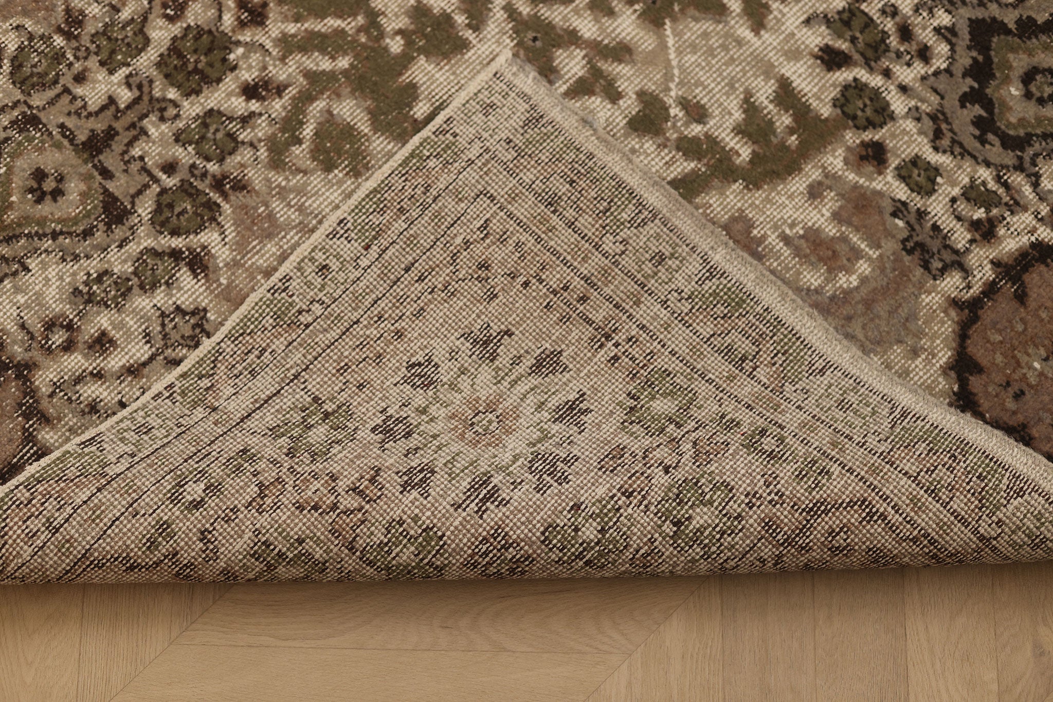 Vintage Isparta Turkish Area Rug 5x9 ft — Brown & Beige Floral (No. 40919)