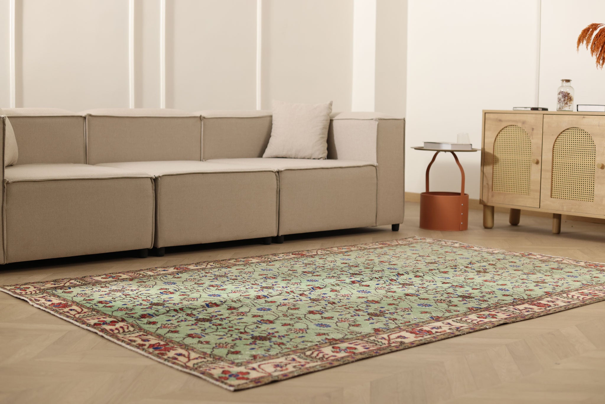 Vintage Isparta Turkish Area Rug 5x8 ft — Green Floral (No. 40926)