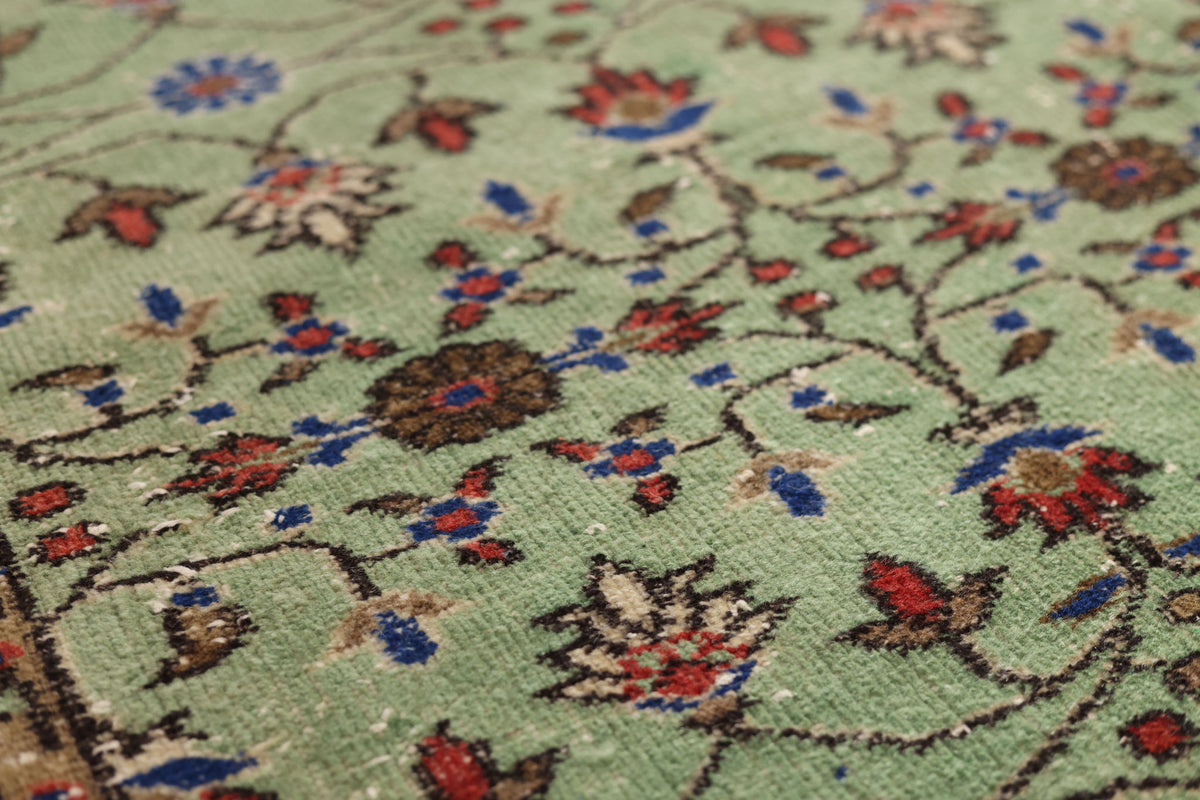 Vintage Isparta Turkish Area Rug 5x8 ft — Green Floral (No. 40926)