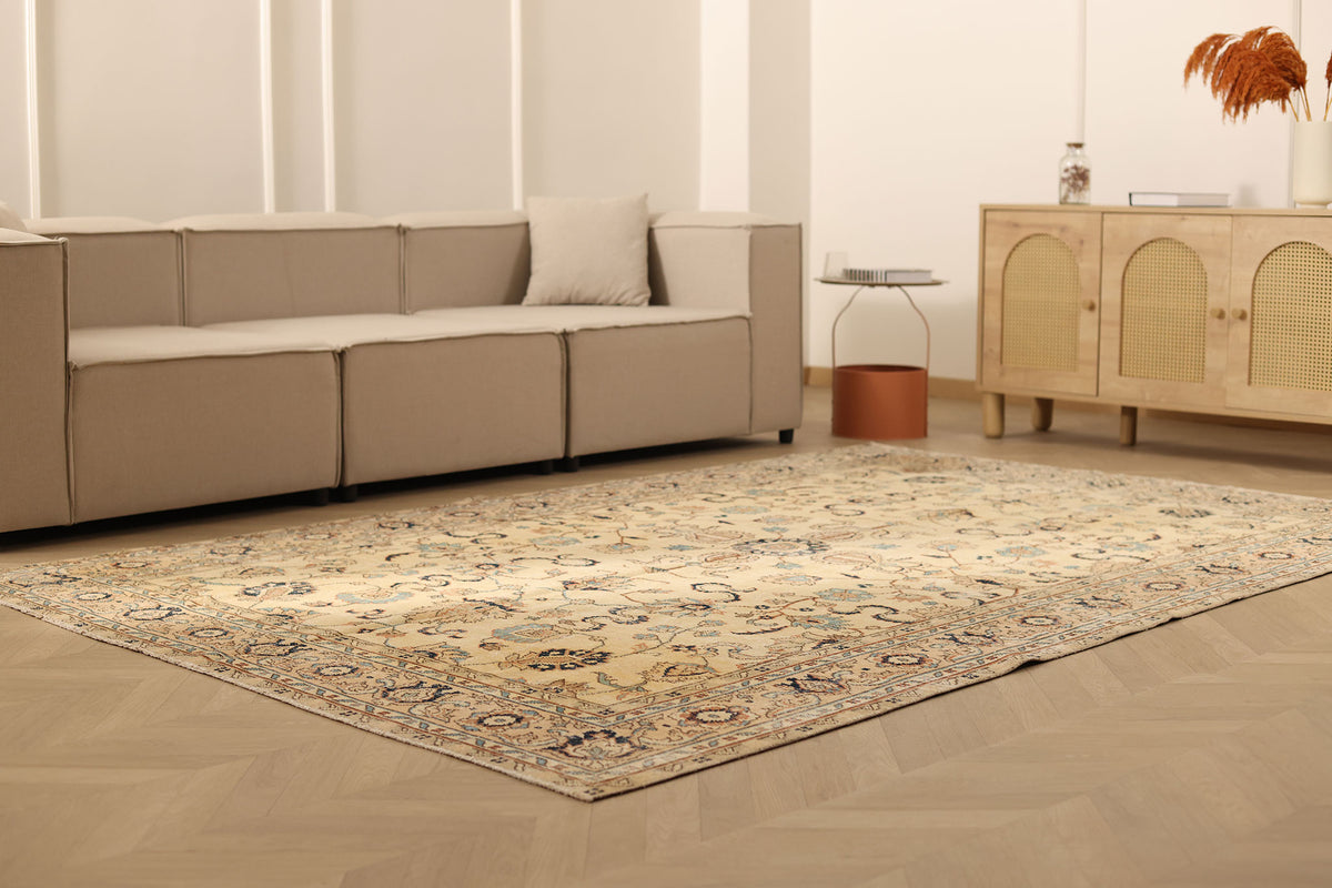 Vintage Isparta Turkish Area Rug 6x9 ft — Beige & Blue Floral (No. 40954)