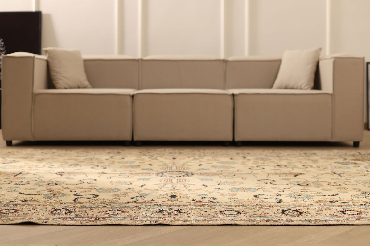 Vintage Isparta Turkish Area Rug 6x9 ft — Beige & Blue Floral (No. 40954)