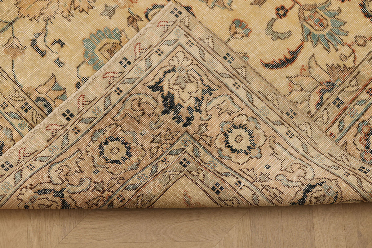 Vintage Isparta Turkish Area Rug 6x9 ft — Beige & Blue Floral (No. 40954)