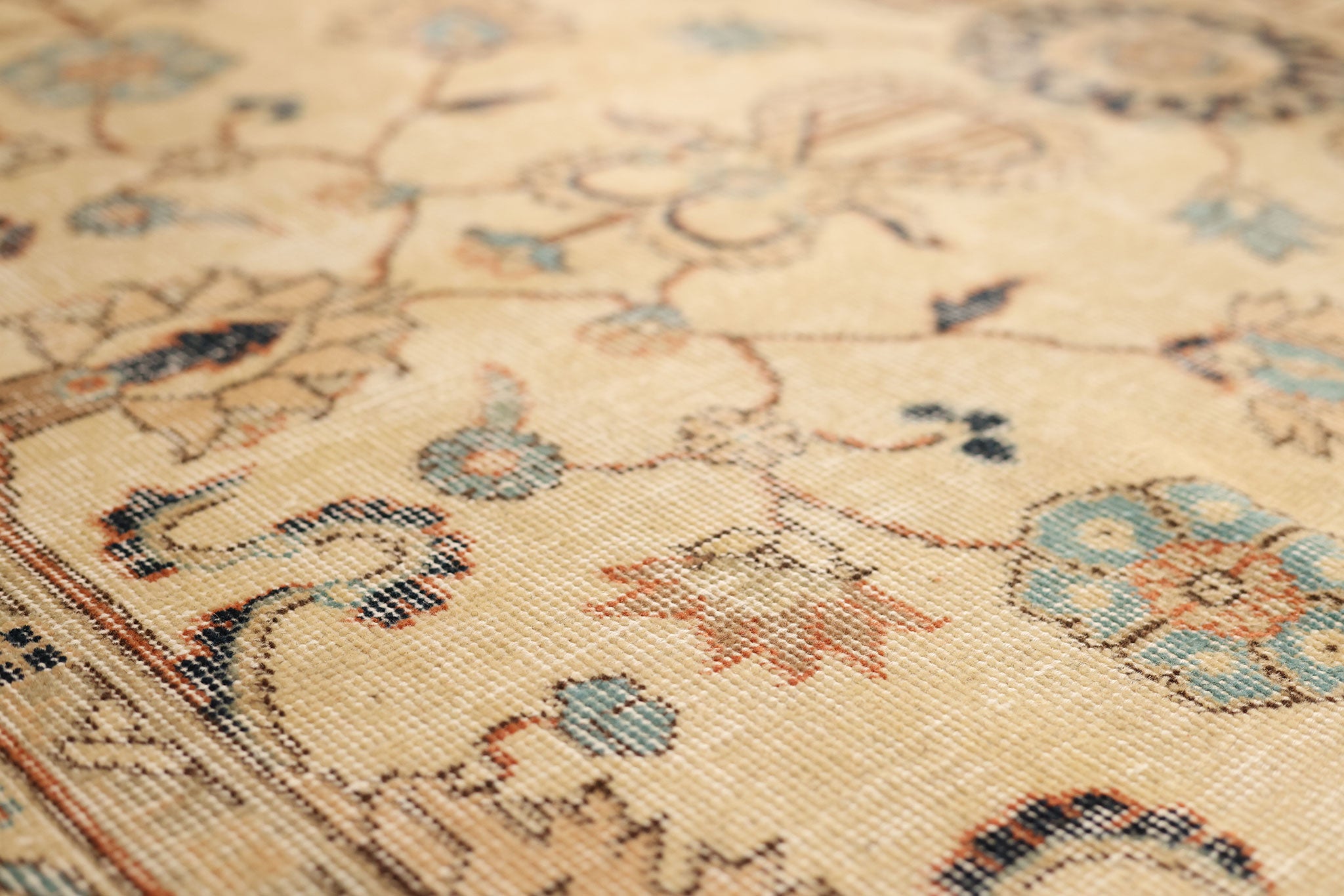 Vintage Isparta Turkish Area Rug 6x9 ft — Beige & Blue Floral (No. 40954)
