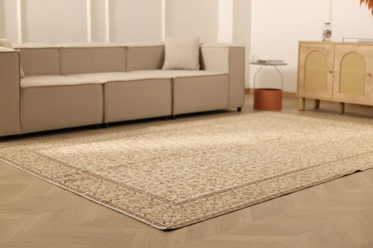 Vintage Isparta Turkish Area Rug 6x10 ft — Brown & Beige Floral (No. 40955)