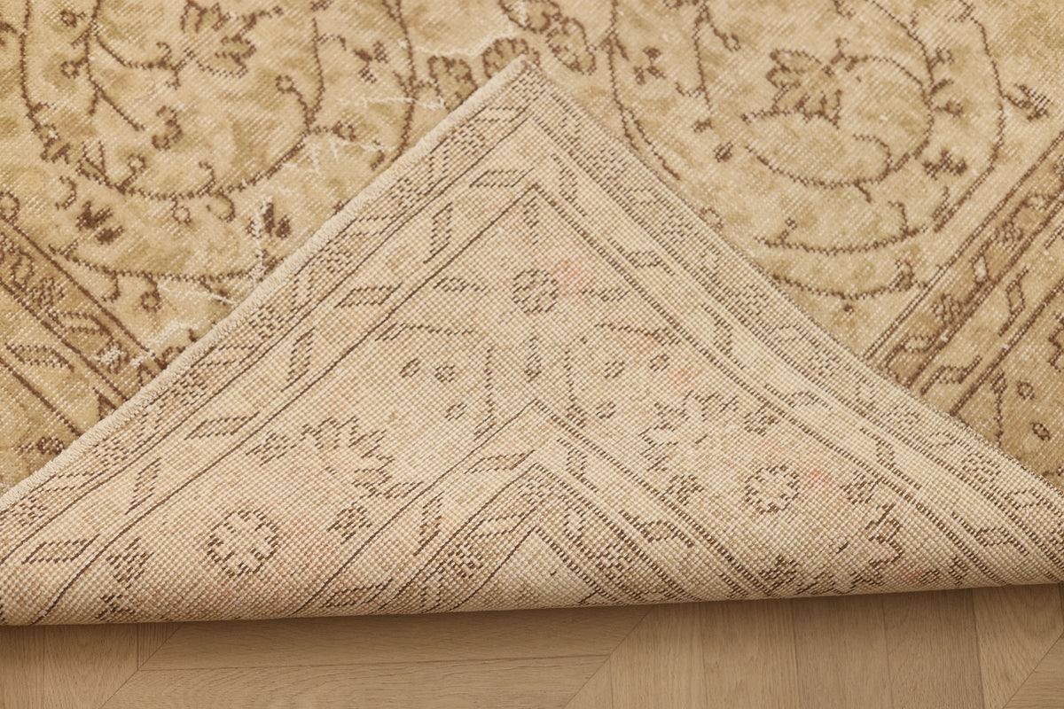 Vintage Isparta Turkish Area Rug 6x10 ft — Brown & Beige Floral (No. 40955)