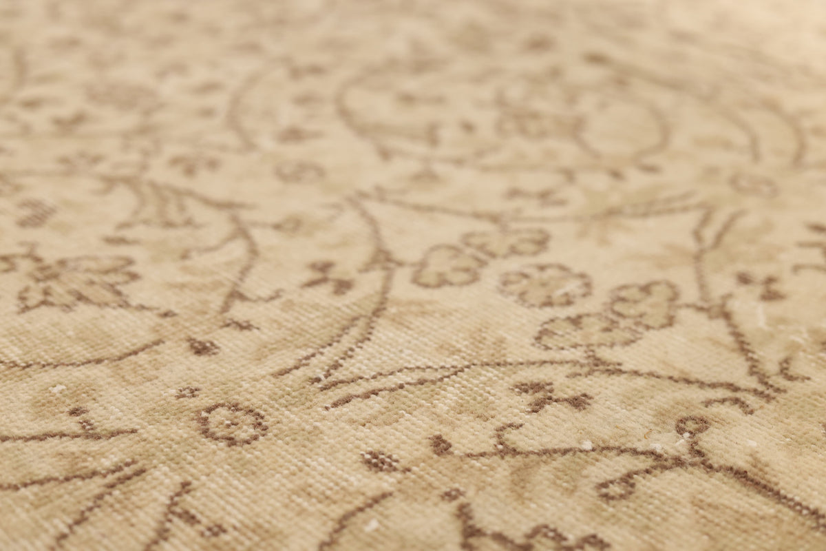 Vintage Isparta Turkish Area Rug 6x10 ft — Brown & Beige Floral (No. 40955)