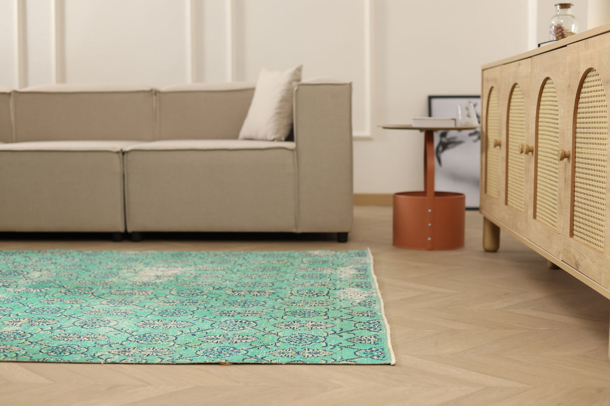 Vintage Isparta Turkish Area Rug 5x9 ft — Green Floral