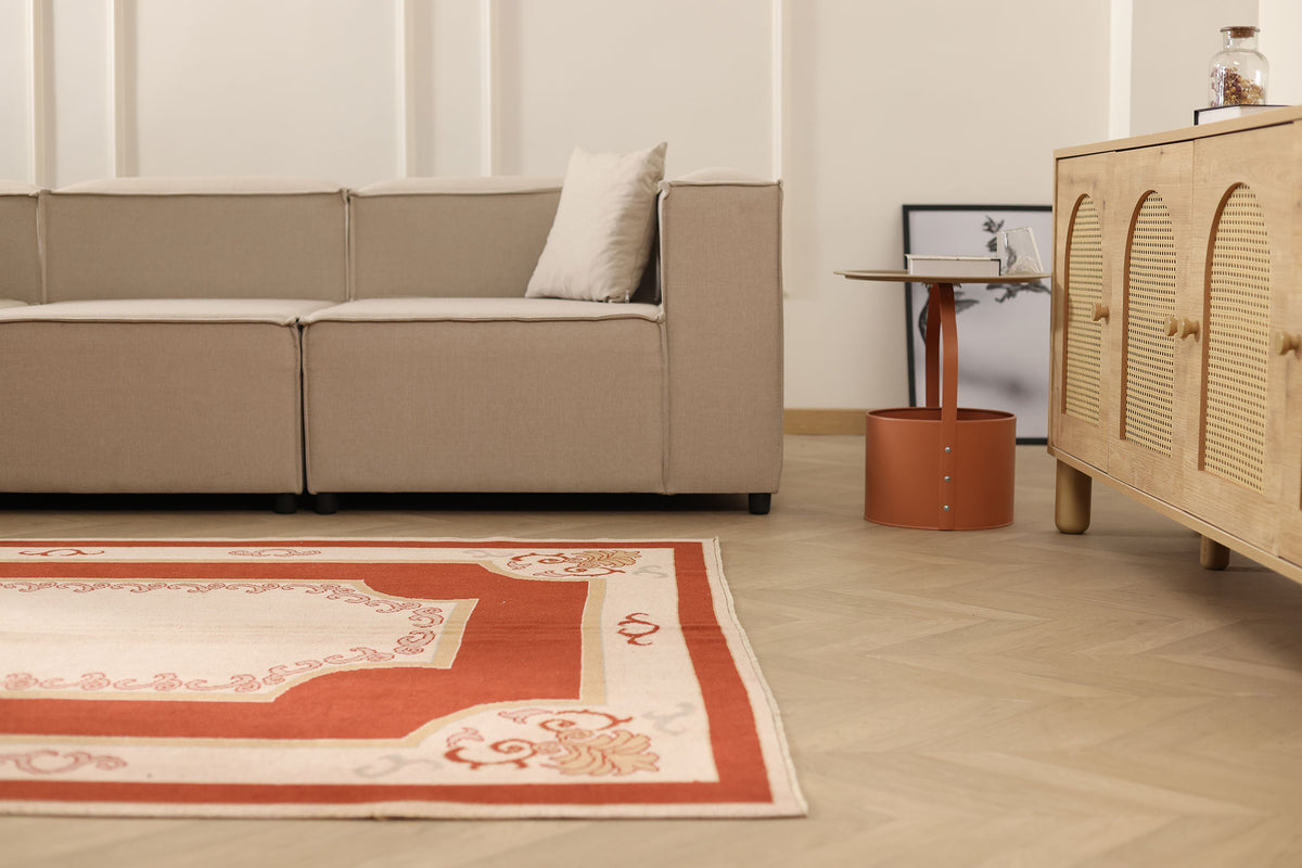 Vintage Aksaray Turkish Area Rug 5x7 ft — Red & Beige Minimalist