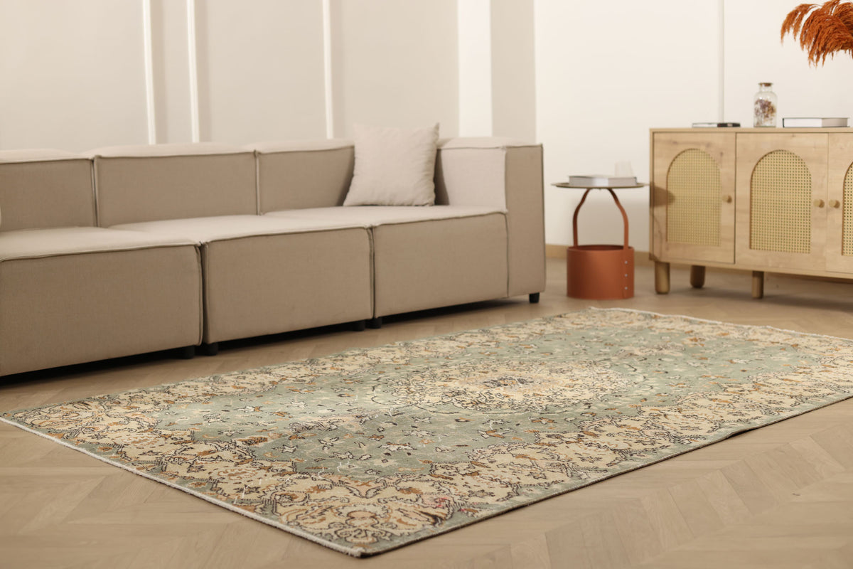 Vintage Isparta Turkish Area Rug 5x8 ft — Green & Beige Floral (No. 40967)