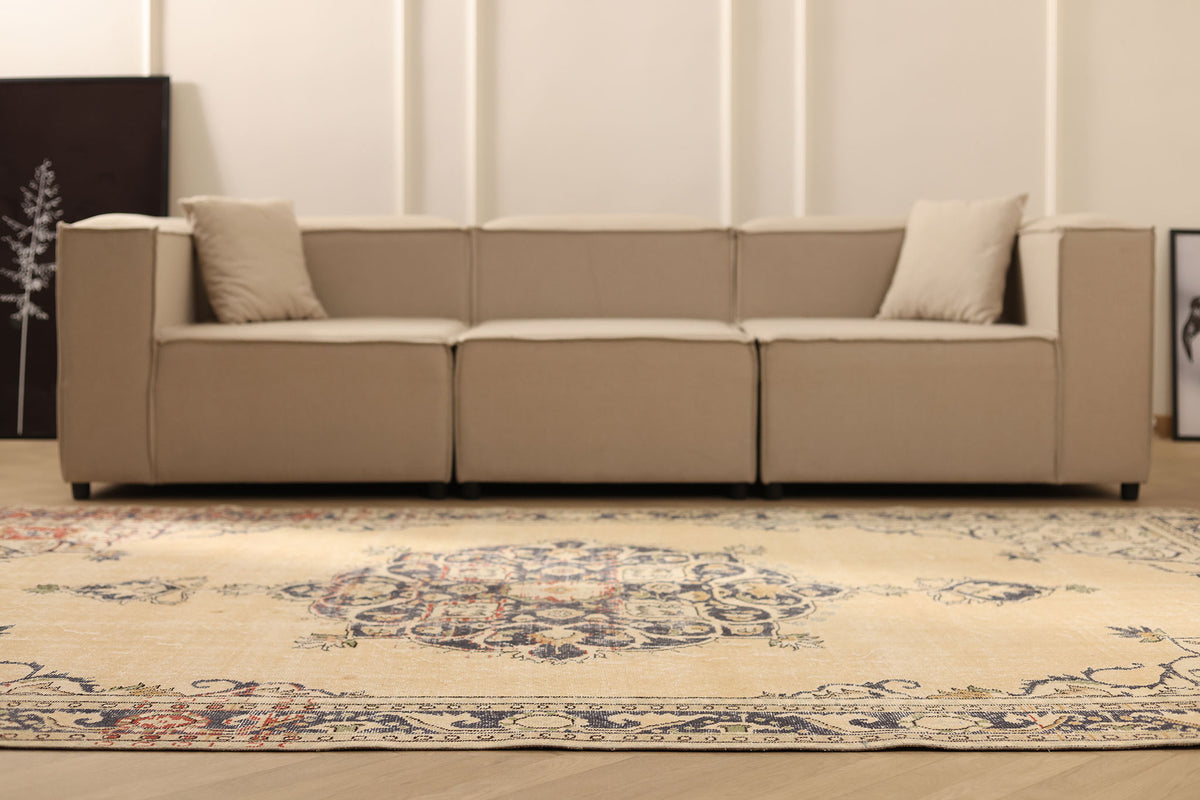 Vintage Isparta Turkish Area Rug 6x10 ft — Beige & Blue Floral (No. 41426)