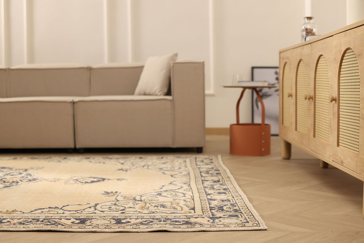 Vintage Isparta Turkish Area Rug 6x10 ft — Beige & Blue Floral (No. 41426)