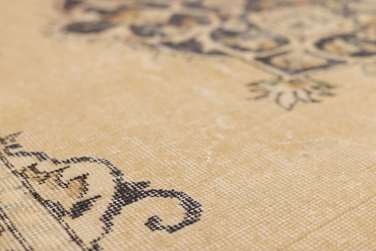 Vintage Isparta Turkish Area Rug 6x10 ft — Beige & Blue Floral (No. 41426)