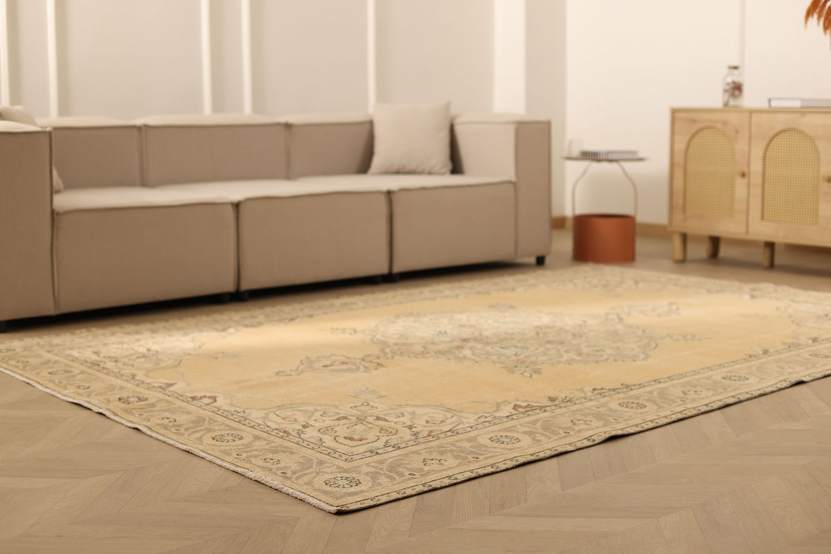 Vintage Isparta Turkish Area Rug 6x10 ft — Beige & Brown Floral (No. 41467)