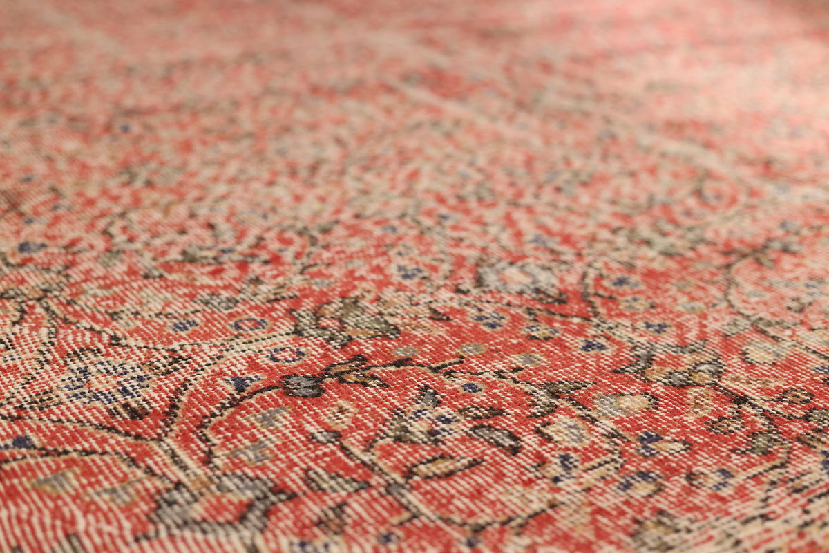 Vintage Isparta Turkish Area Rug 6x9 ft — Red Floral