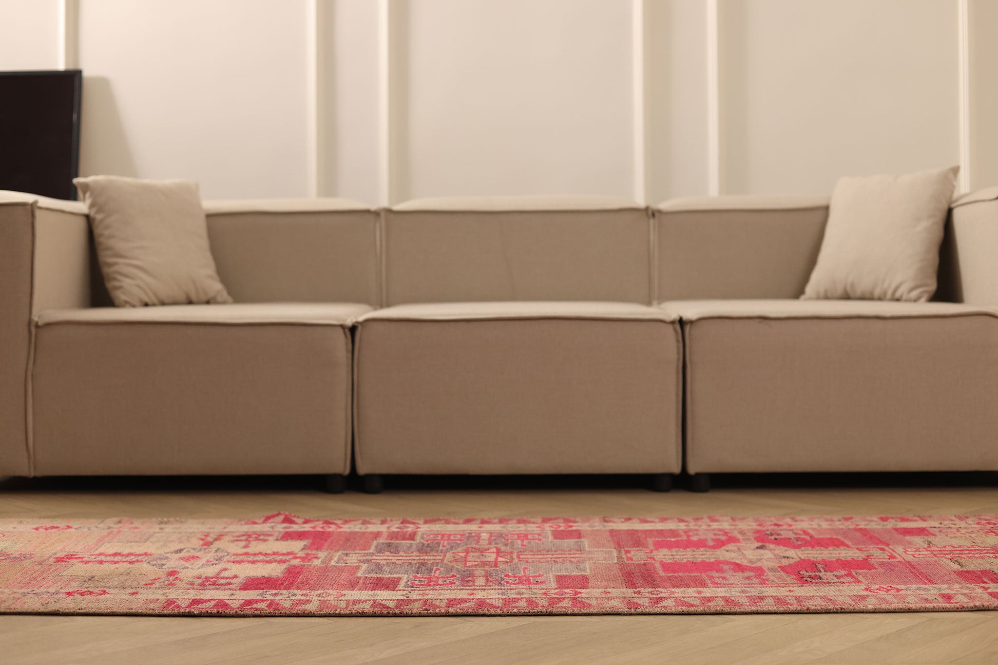 Vethunath Persian Style Runner Rug