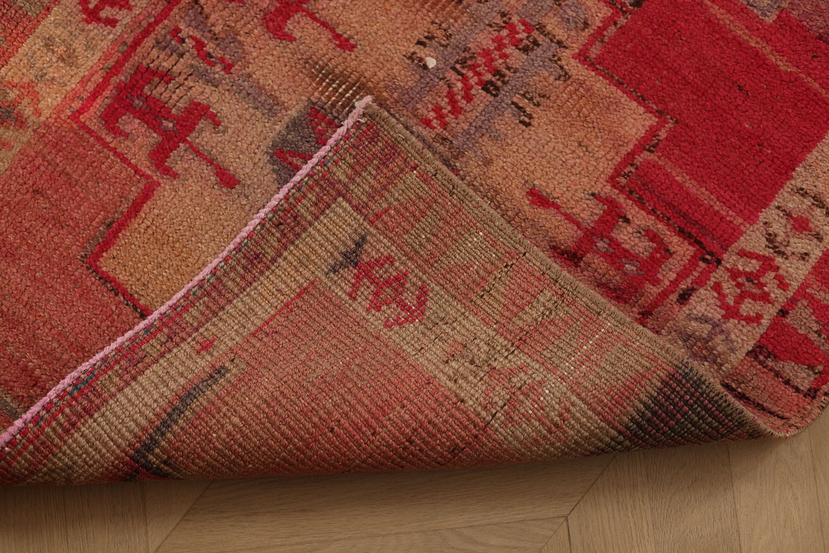 Vethunath Persian Style Runner Rug