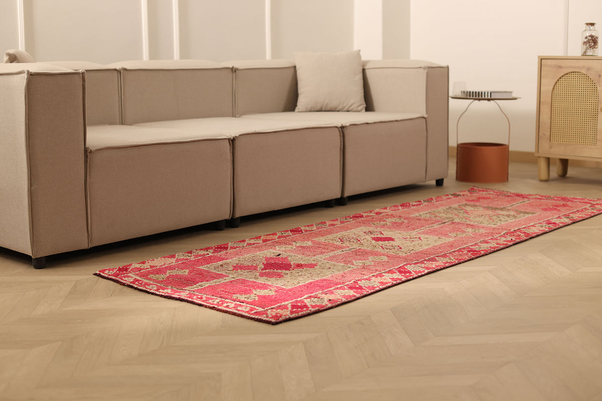 Fekhurethok Persian Style Runner Rug