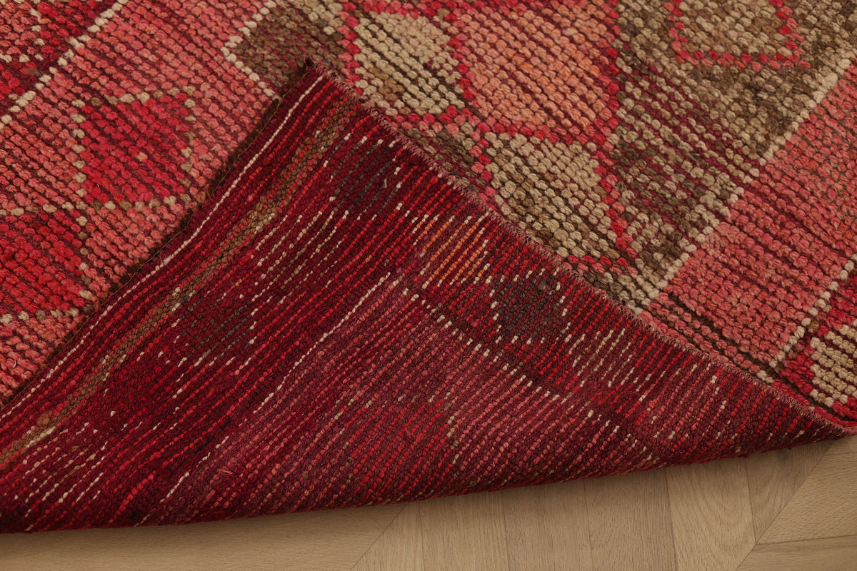 Fekhurethok Persian Style Runner Rug