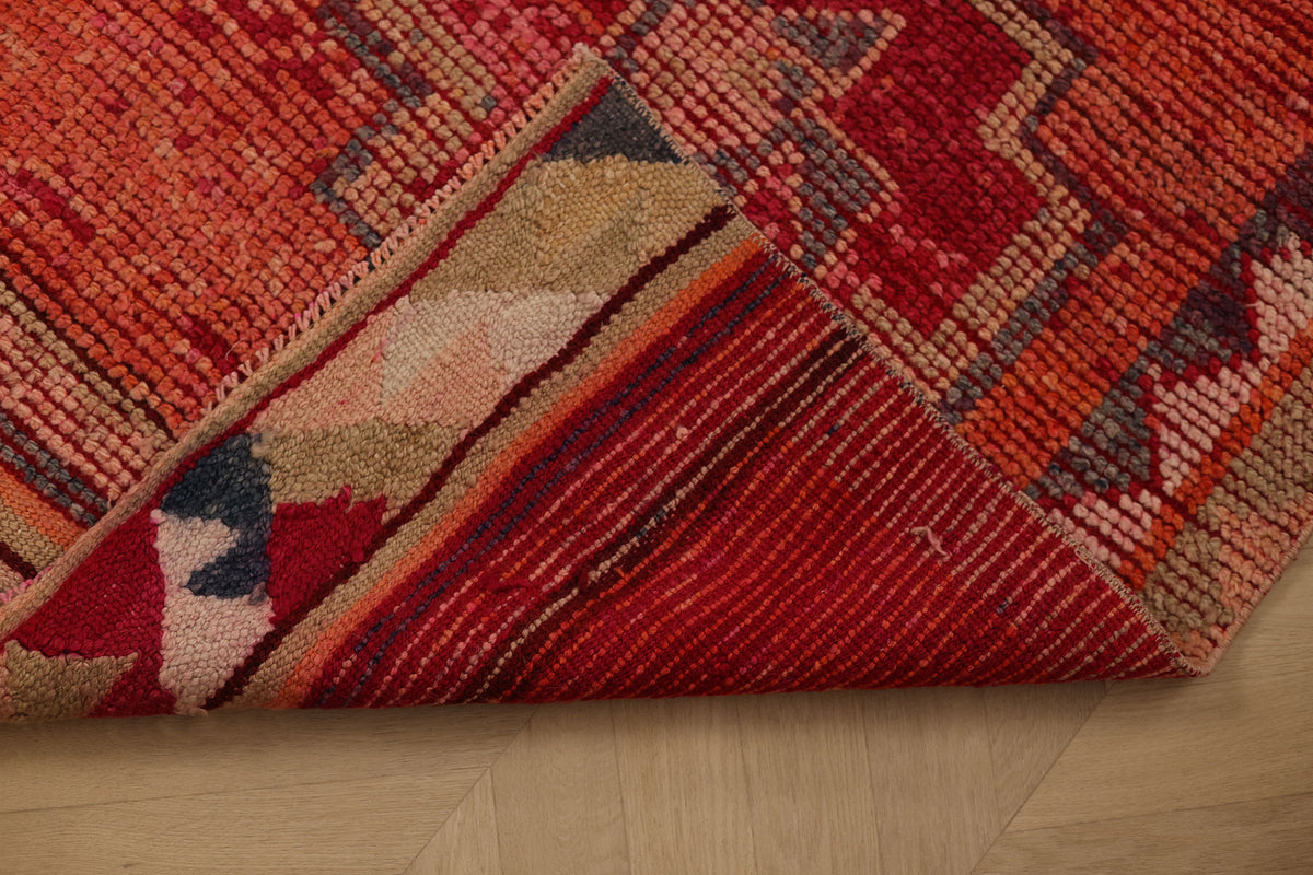 Gashureth Persian Style Runner Rug