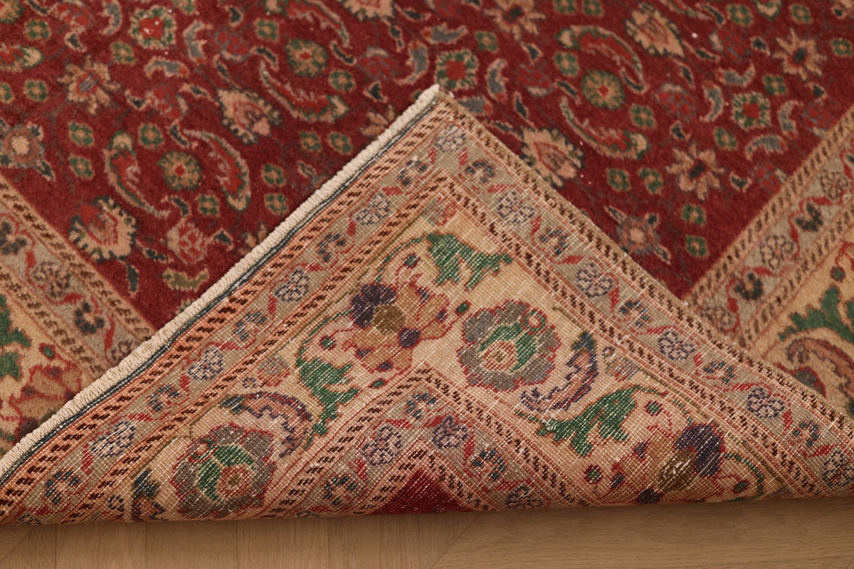 Vintage Isparta Turkish Area Rug 5x8 ft — Red & Beige Floral