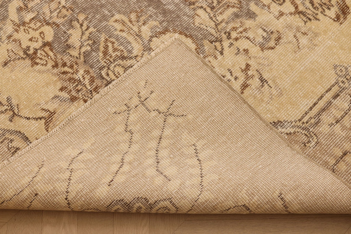 Vintage Isparta Turkish Area Rug 7x10 ft — Beige & Gray Floral