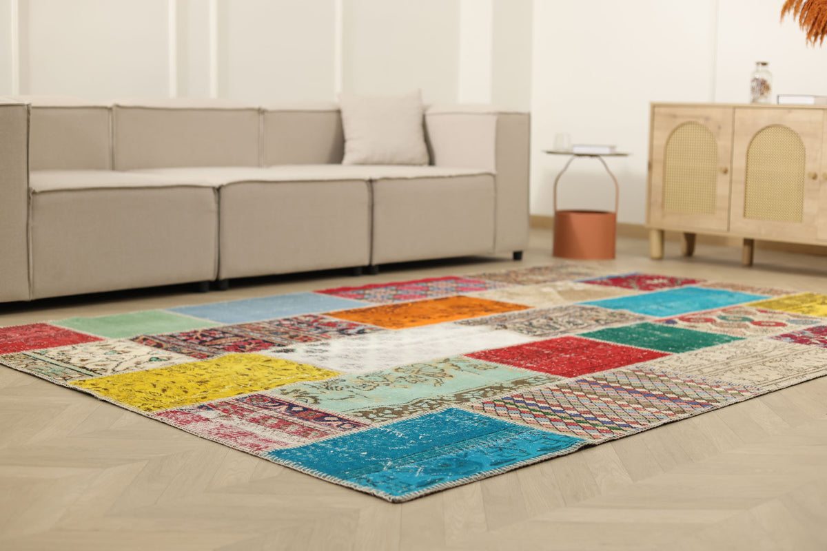 Vintage Turkish Area Rug 6x9 ft — Mixcolor Patchwork (No. 46551)