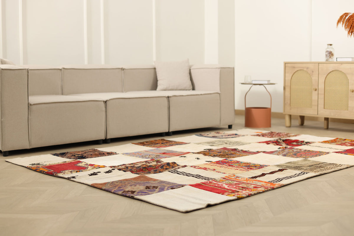 Vintage Turkish Area Rug 6x9 ft — White & Red Patchwork