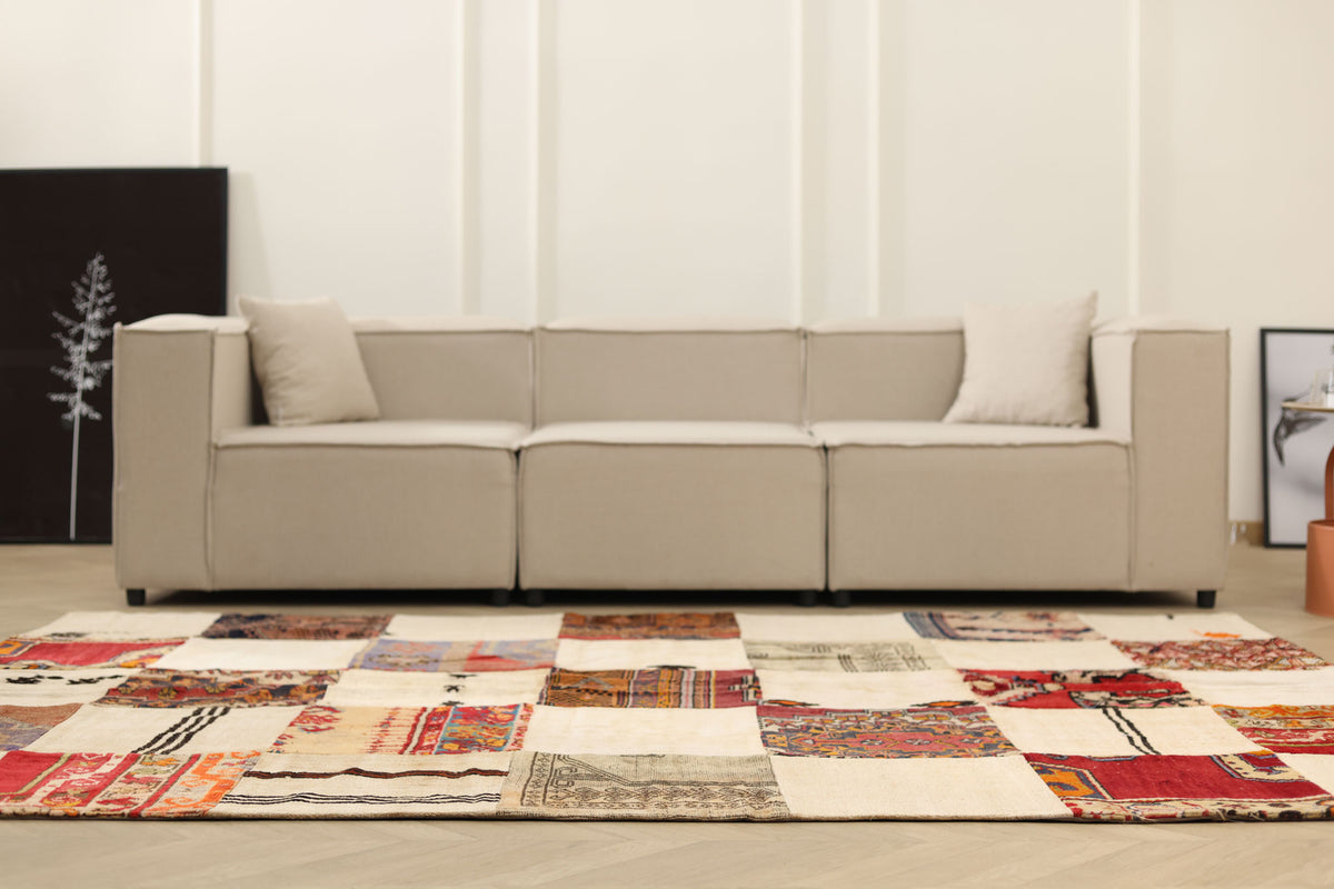 Vintage Turkish Area Rug 6x9 ft — White & Red Patchwork