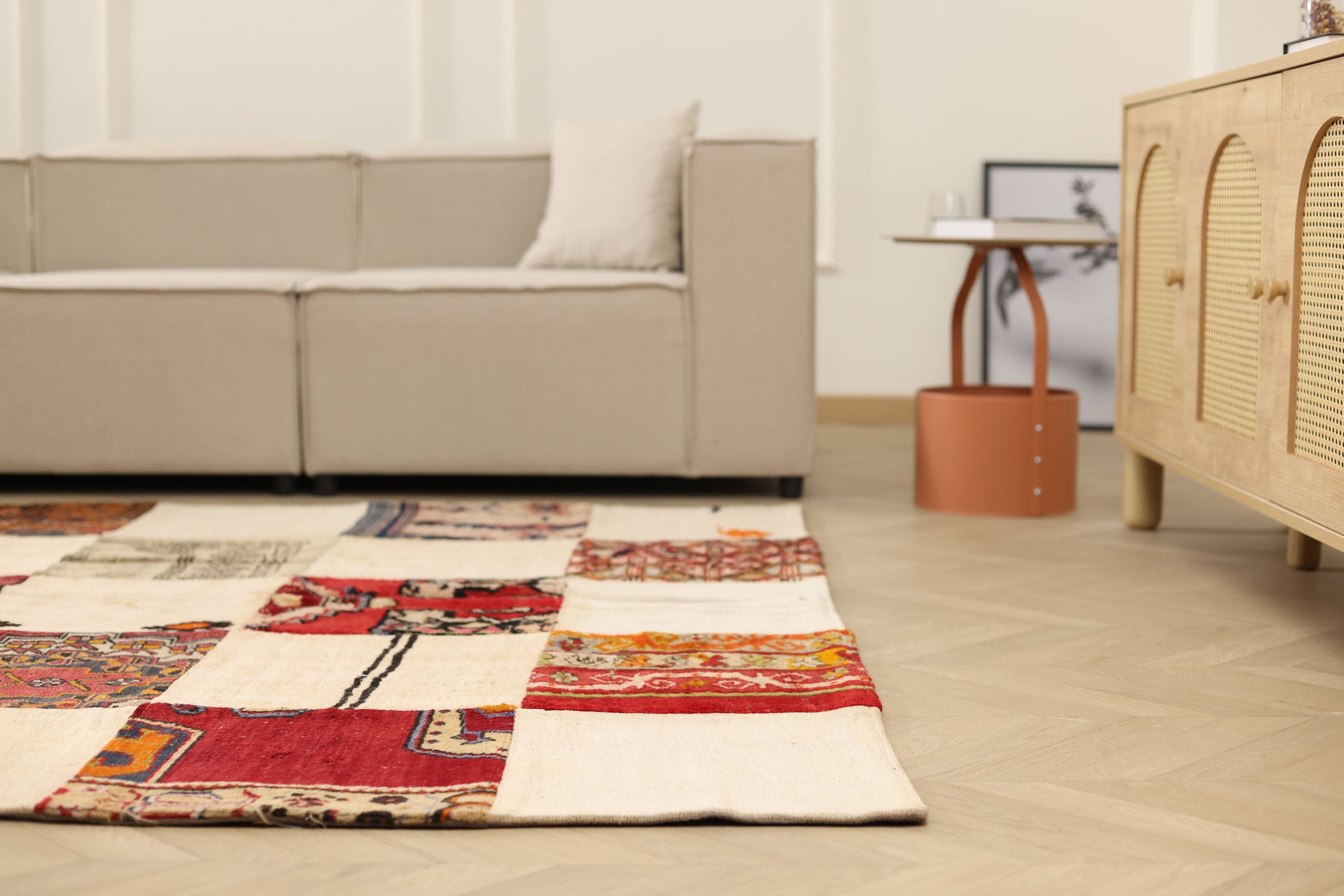 Vintage Turkish Area Rug 6x9 ft — White & Red Patchwork