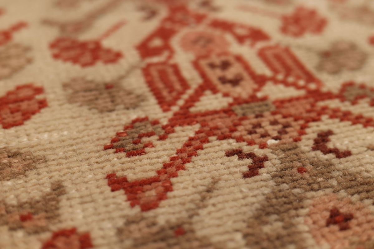 Vintage Isparta Turkish Area Rug 6x9 ft — Beige & Red maximalist