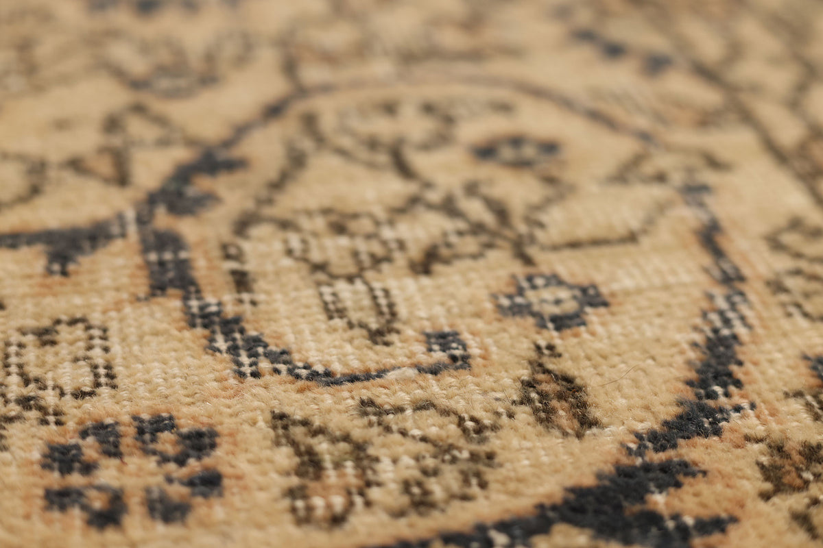 Vintage Isparta Turkish Area Rug 6x10 ft — Beige & Blue Floral (No. 47921)