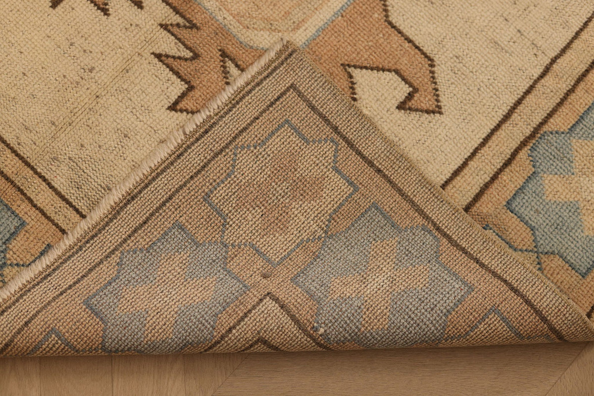 Vintage Uşak Turkish Area Rug 4x6 ft — Beige & Blue Geometric