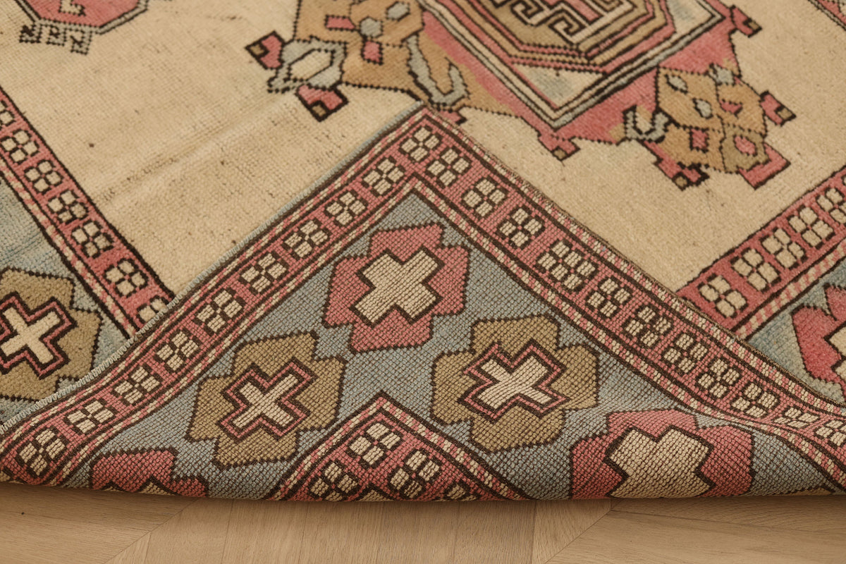 Vintage Niğde Turkish Area Rug 5x7 ft — Beige & Pink Geometric