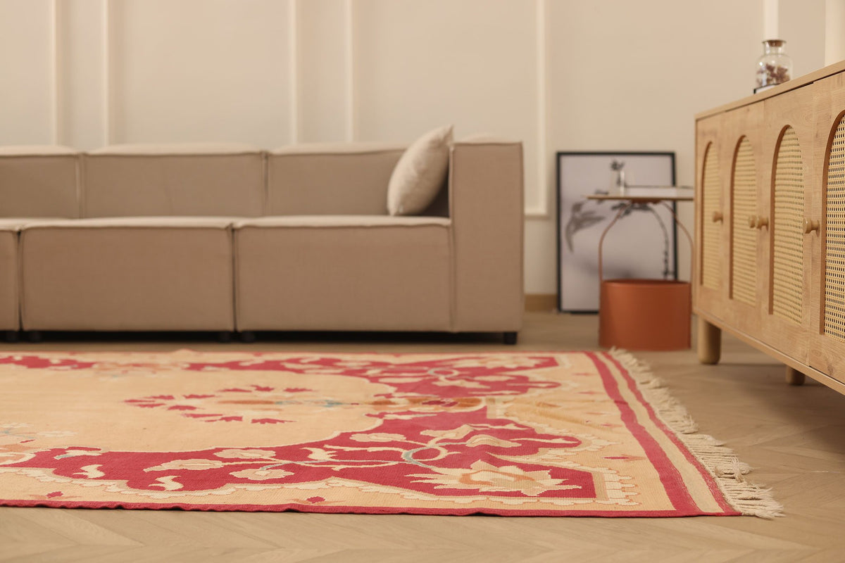 Vintage Uşak Turkish Area Rug 7x11 ft — Beige & Red Floral