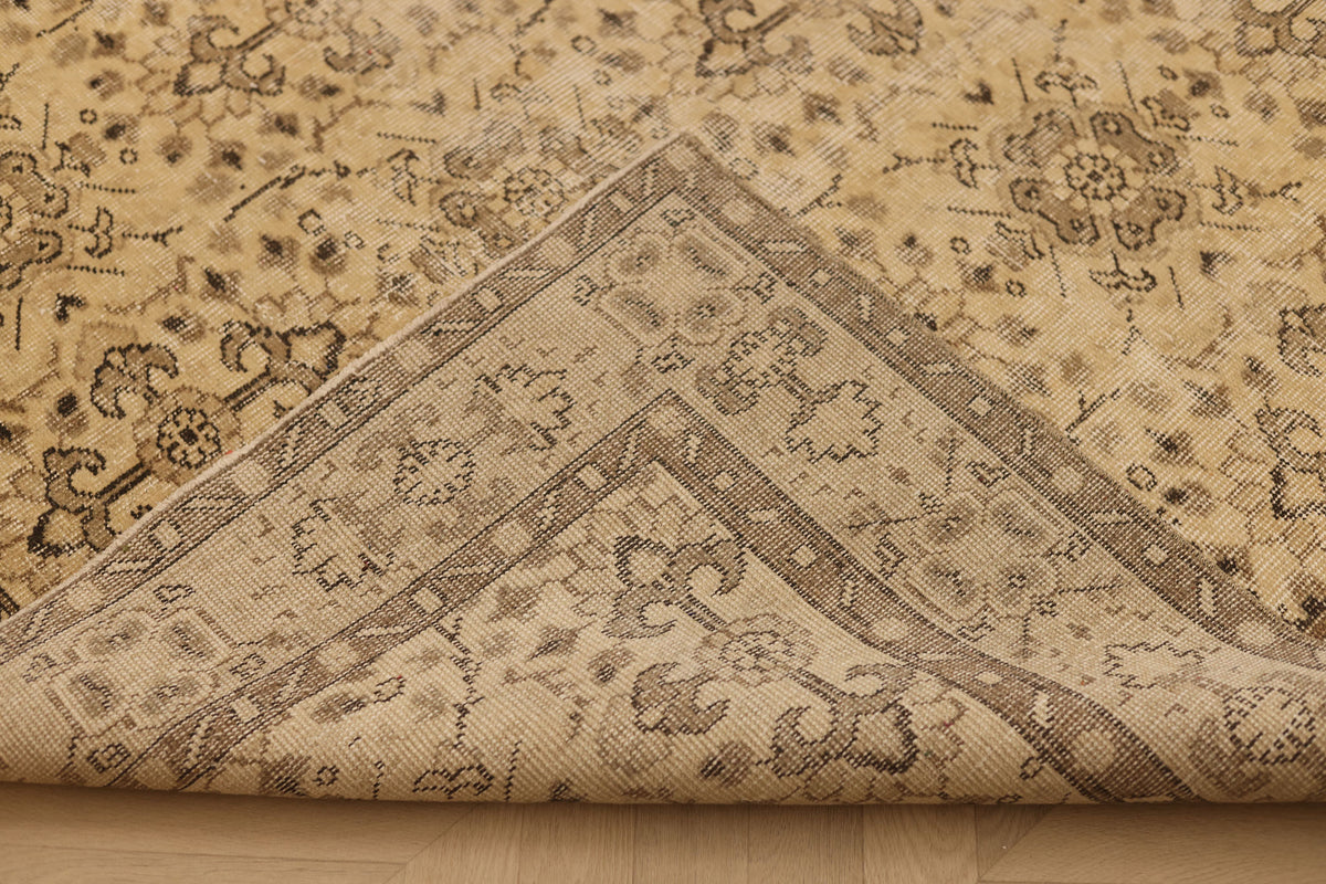Vintage Isparta Turkish Area Rug 5x9 ft — Beige & Brown Floral