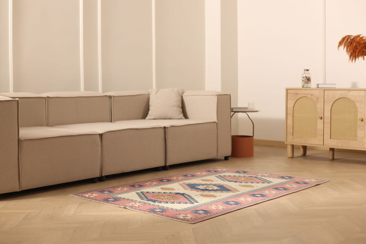 Vintage Nevşehir Turkish Area Rug 4x6 ft — Beige & Pink Geometric