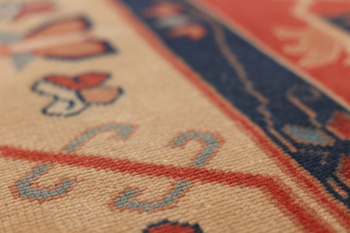 Vintage Uşak Turkish Area Rug 4x6 ft — Red & Blue Floral