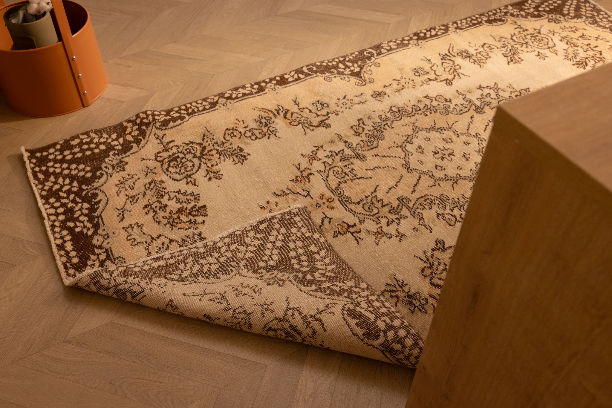 Hand-woven vintage Isparta Turkish rug in white and beige with floral patterns, 3x6 ft wool and cotton blend.