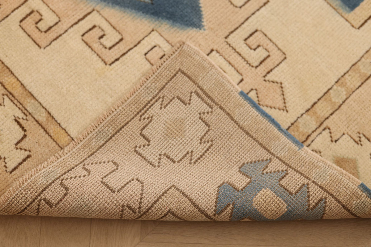 Vintage Kars Turkish Runner Rug 5x7 ft — Beige & Blue Geometric